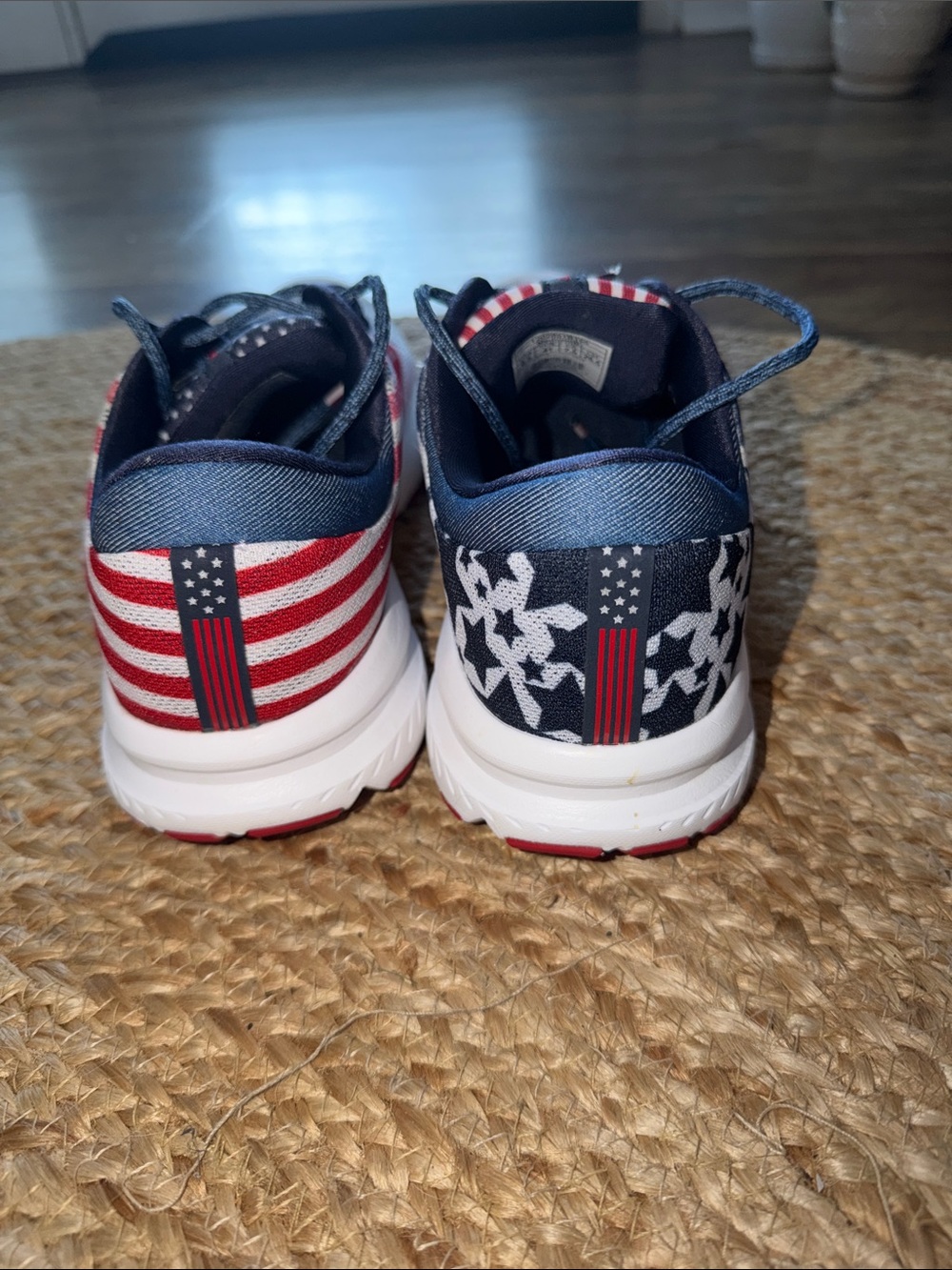 Brooks Launch 6 OLD GLORY COLLECTION American flag - Picture 6 of 8